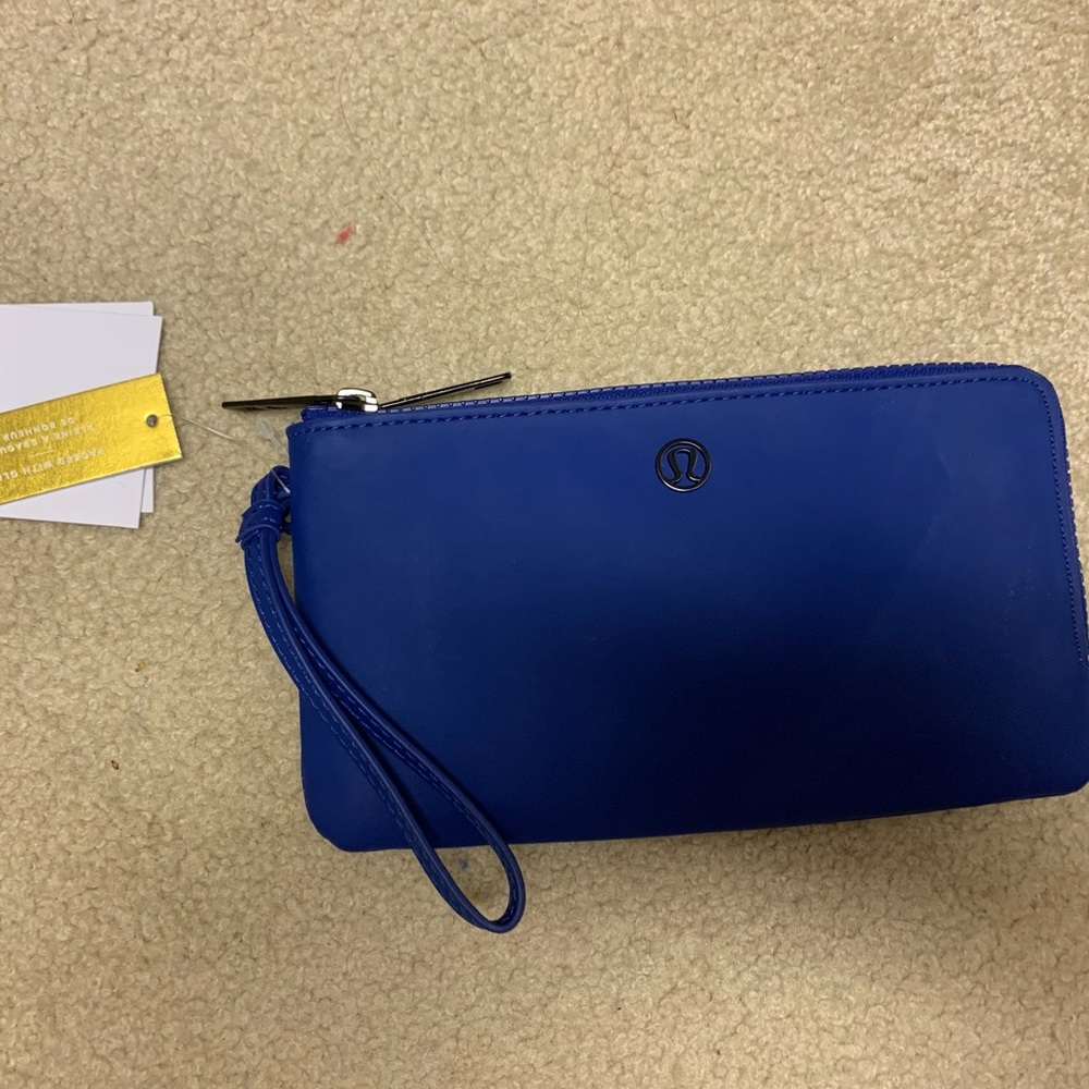 Lululemon wallet